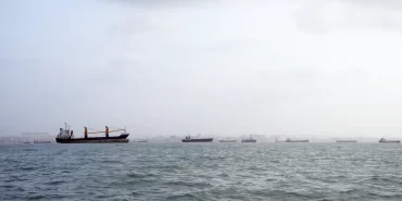 Hürmüz Boğazı'nda tankere saldırı: İsabet alan gemi yandı