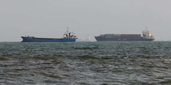 Hürmüz'de ADNOC filosu hedefte: 48 saatte 3 tankere saldırı