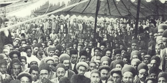 Şah meclisi bombalayınca: İran'da liderlerini yiyen devrim