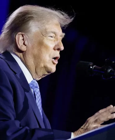 Trump'tan İran'a "ekonomik deprem": Tahran geri adım atmıyor