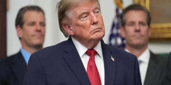 Trump'tan İran'a "Normandiya Çıkarması" gibi ekonomik abluka