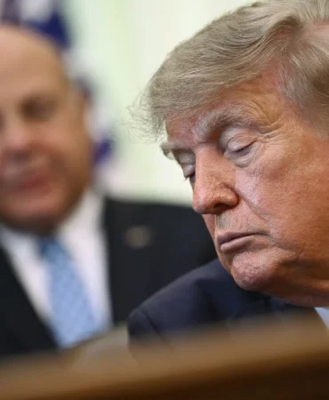 ABD'de Trump'a bir darbe daha: Milyonlarca seçmene denetim engeli
