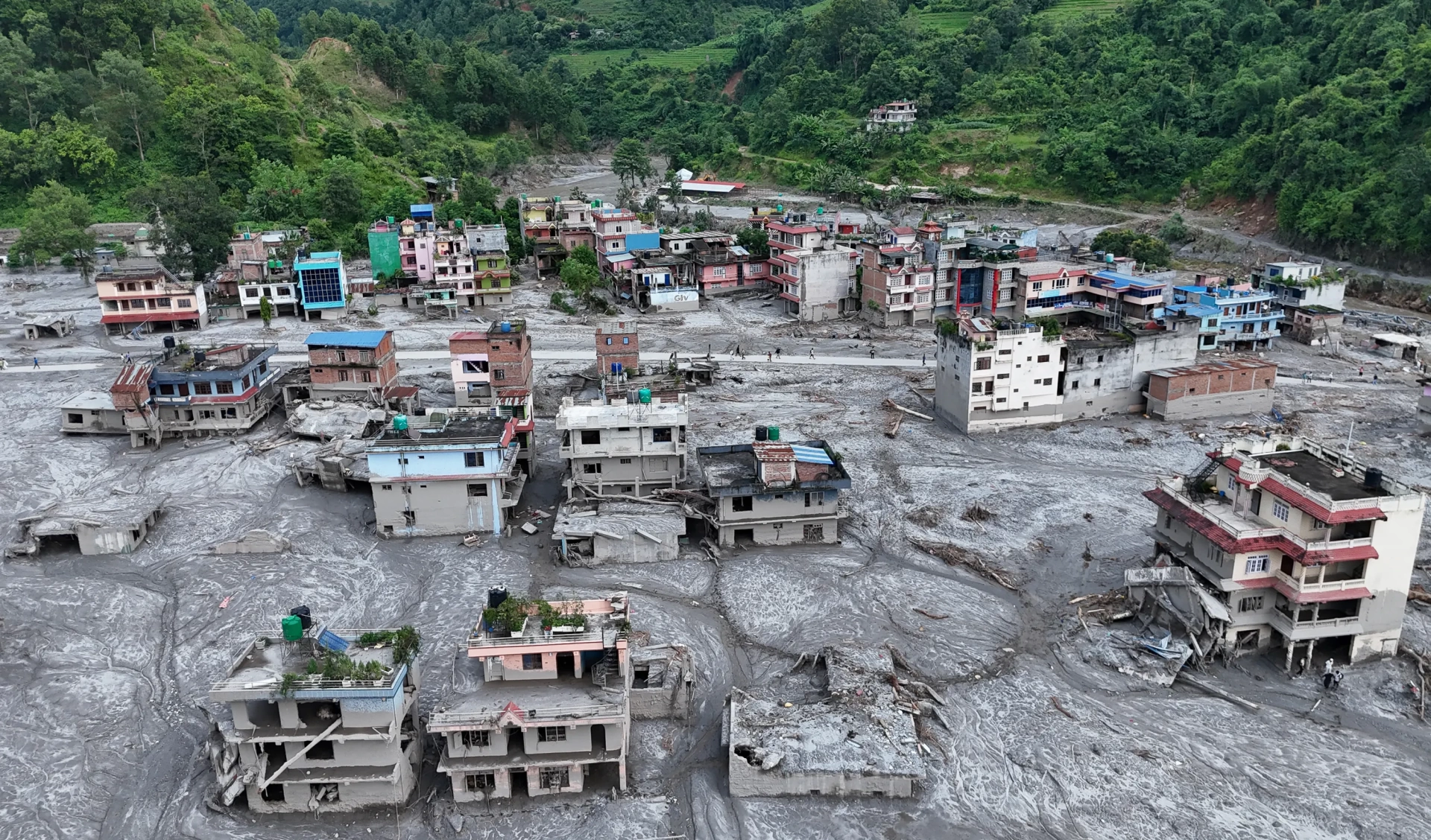 Himalayalar'da felaket: 633 ölü, 3 bine yakın kayıp!