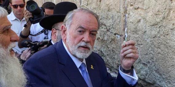 Huckabee'den yerleşimci çıkışı: Şiddeti kınadı, yerleşimi savundu