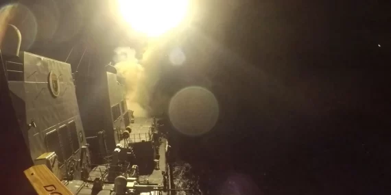 Hürmüz'de hesaplı vuruşlar: Topyekun savaş riski büyüyor mu?