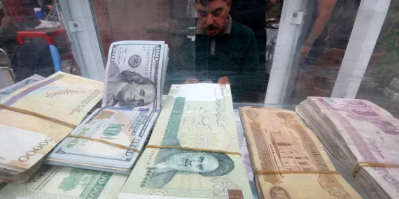 İran riyali dipte: Dolar karşısında tarihi çöküş durdurulamıyor