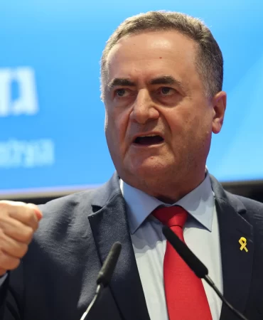İsrail'den İran'a açık tehdit: Rejimi onlarca yıl geriye götürürüz!