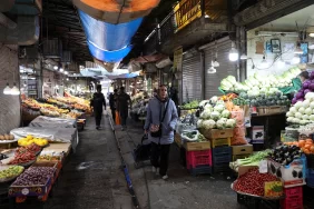 Riyalin tarihi eriyişi: İran'da enflasyon ve mutfak yangını