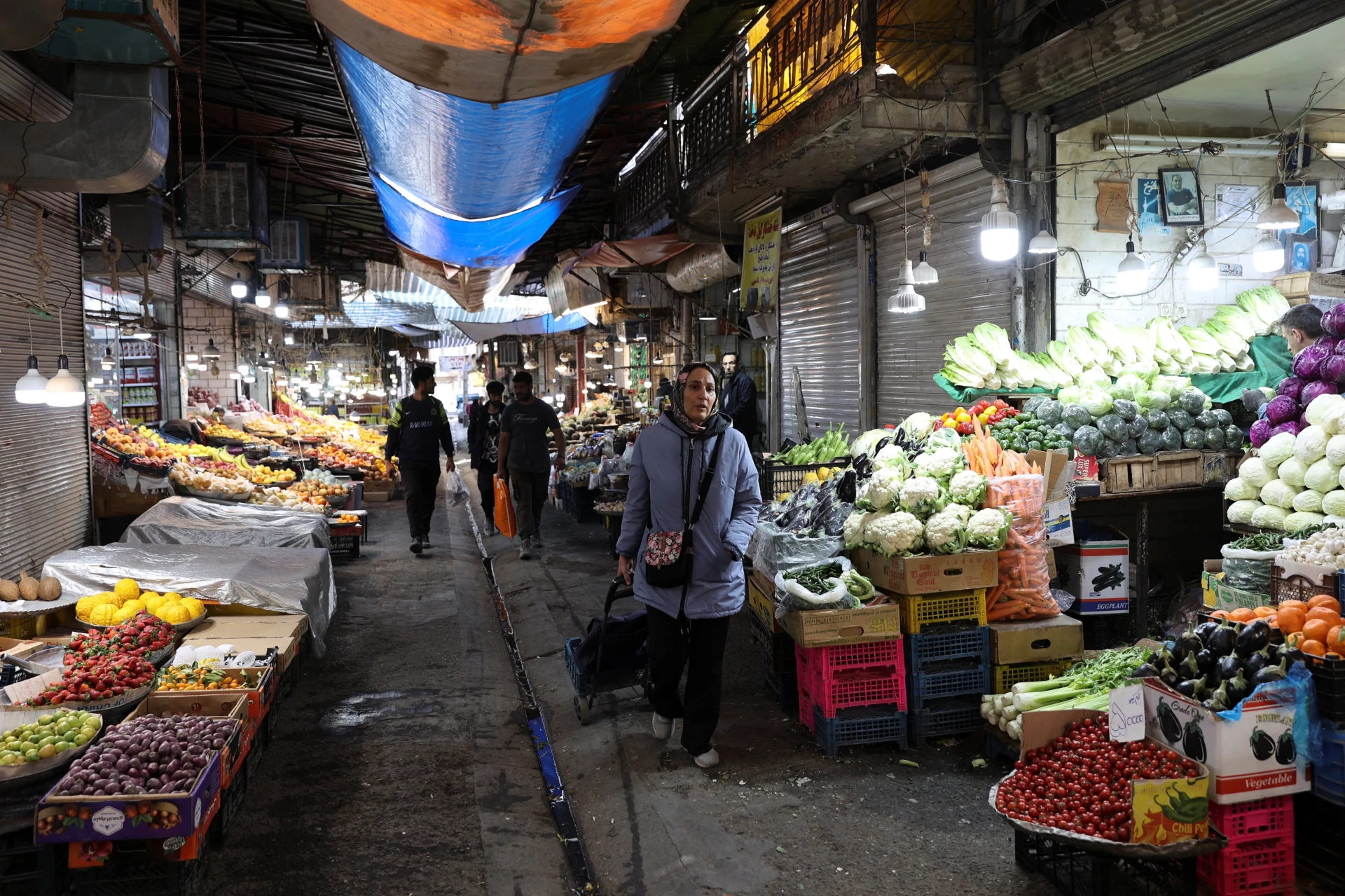 Riyalin tarihi eriyişi: İran'da enflasyon ve mutfak yangını