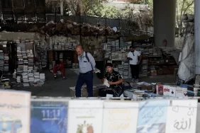 Şam sokaklarında kitap nöbeti: Kaldırımlar kütüphaneye döndü!