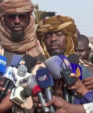 Sudan'da dengeler değişti: Kritik kent düştü, firar başladı!