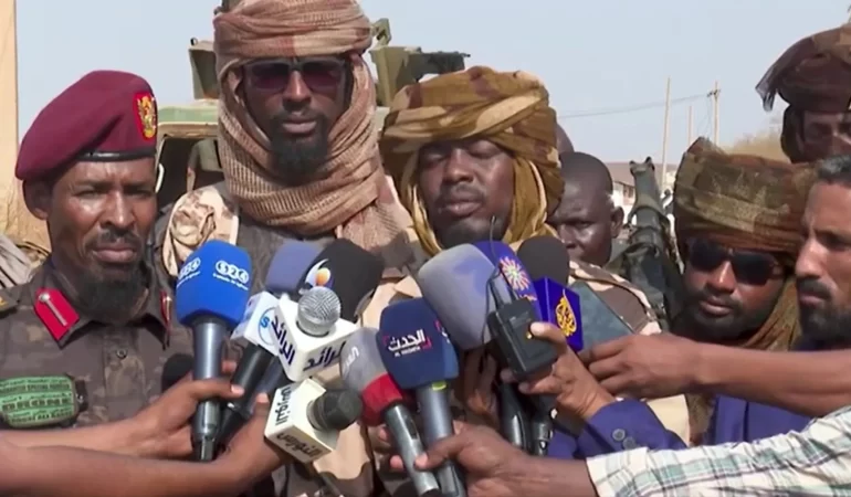 Sudan'da dengeler değişti: Kritik kent düştü, firar başladı!