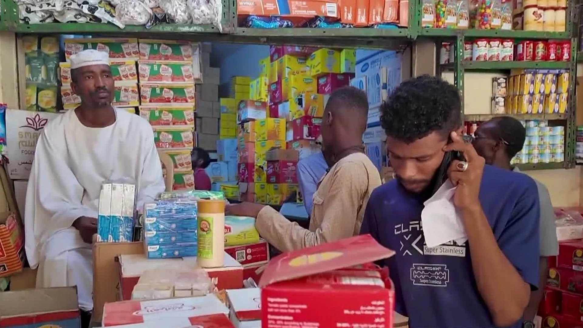 Sudan'da para pul oldu: Sofralardaki kriz derinleşiyor
