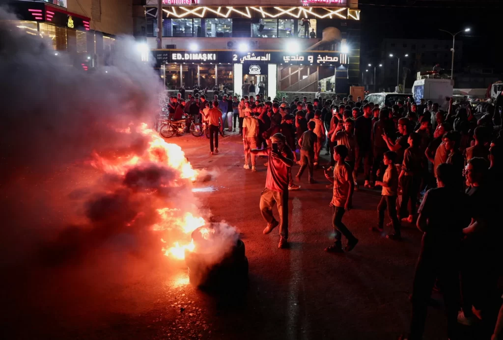 Suriye'de akaryakıt zammı sokakları karıştırdı: "Bakan istifa"