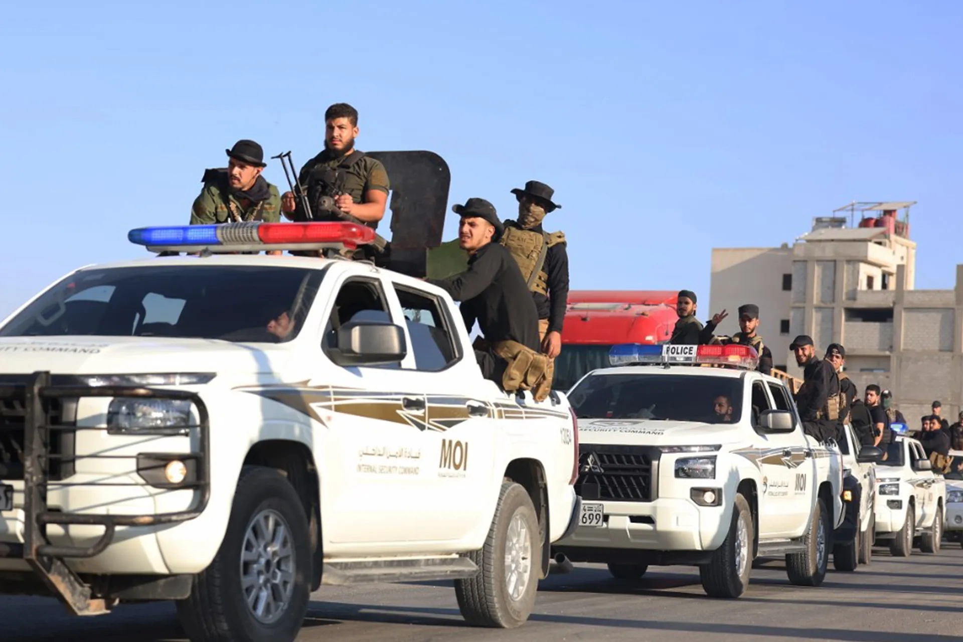 Suriye'de devrik rejimin 15 savaş pilotu kıskıvrak yakalandı