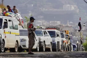 Yemen'de kritik çatışma: Husiler Taiz'i batıdan kuşatıyor