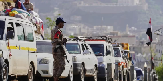 Yemen'de kritik çatışma: Husiler Taiz'i batıdan kuşatıyor
