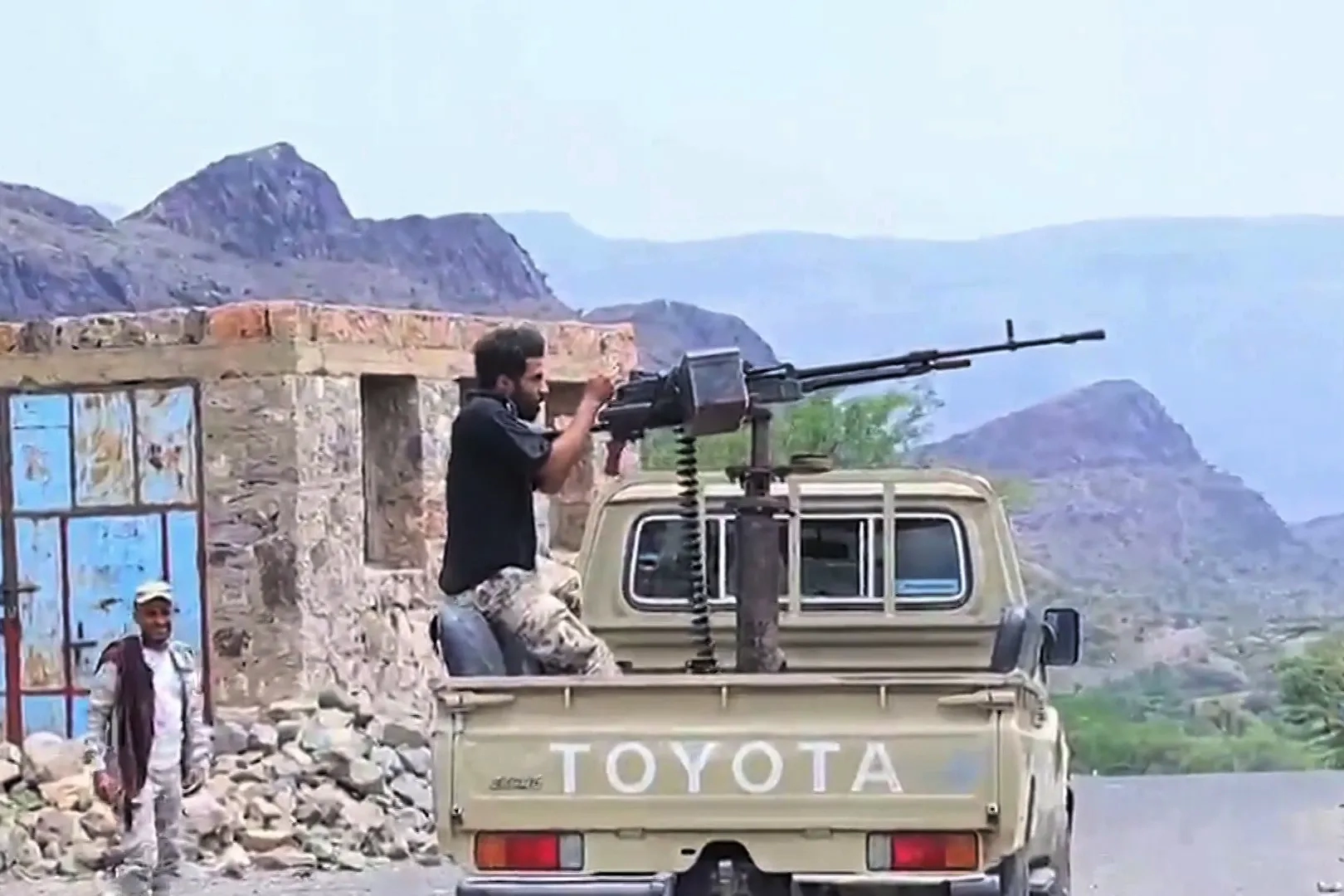 Yemen'de kritik liman düştü: Husiler Muha'yı ele geçirdi mi?