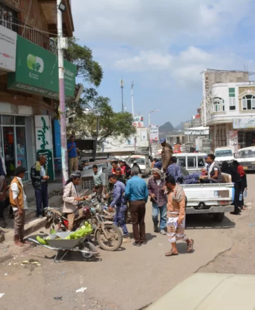 Aden hattı koptu: Kuşatma altındaki Taiz'de yollar tükendi