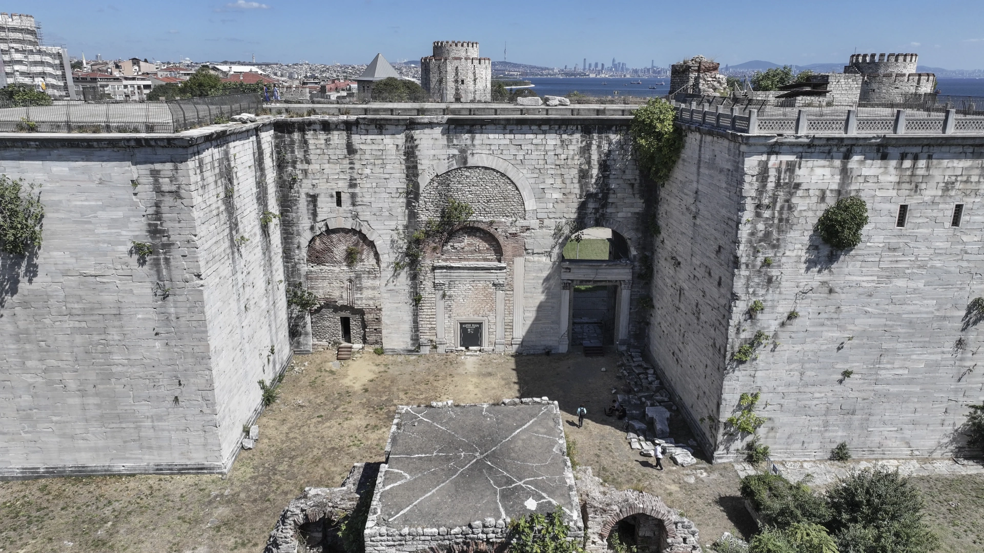 Altınkapı'dan Yedikule Zindanları'na: Fatih'in dönüştürdüğü 1600 yıllık zafer yolu