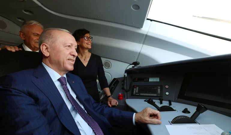 Avrupa ile mesafe kısaldı: Türkiye'den dev hızlı tren adımı!