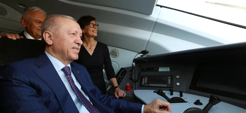 Avrupa ile mesafe kısaldı: Türkiye'den dev hızlı tren adımı!