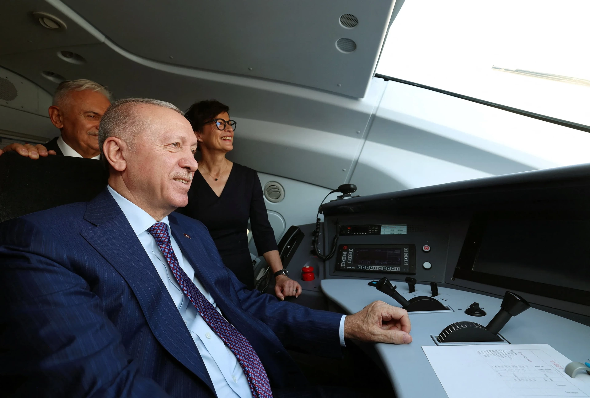 Avrupa ile mesafe kısaldı: Türkiye'den dev hızlı tren adımı!