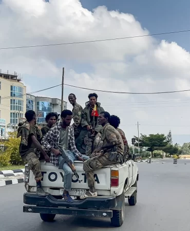 Etiyopya ordusu Mekelle'de kontrolü aldı: Yeni savaş korkusu
