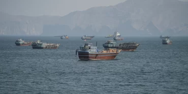 Hürmüz'de tanker patlaması: İran'dan 7 günlük açılış planı