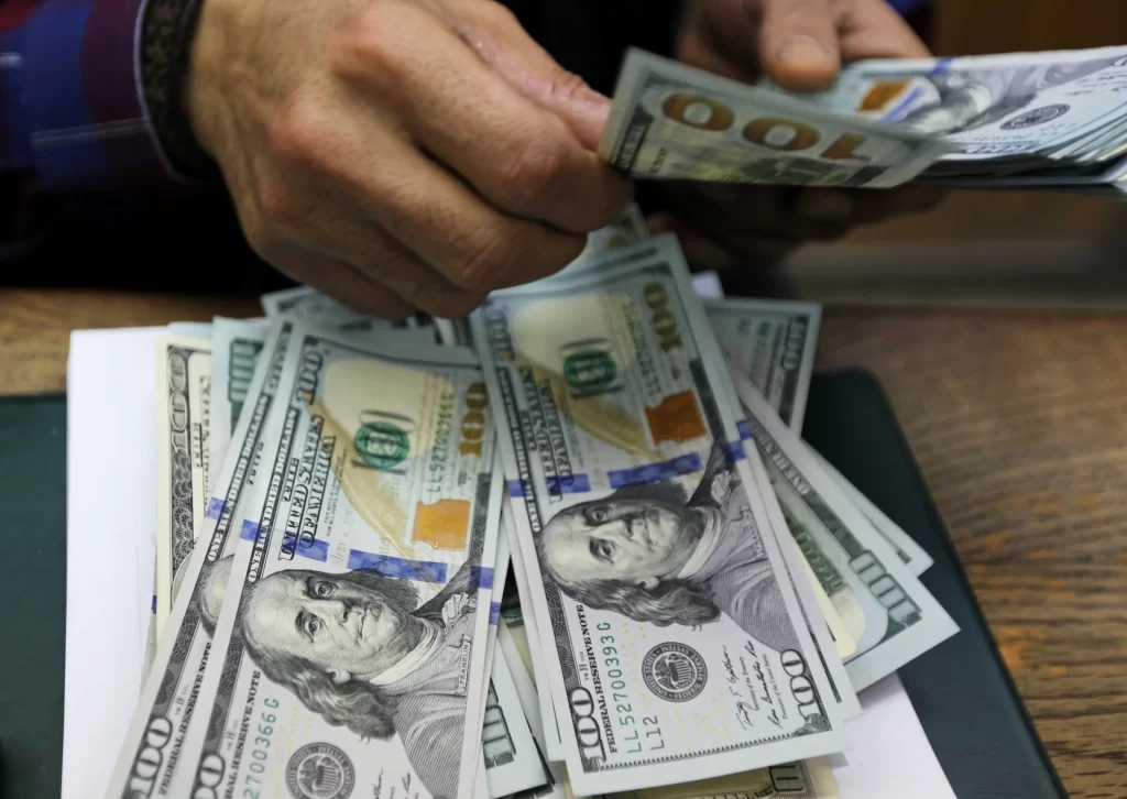 Mısır lirası neden çöktü? Dolar 56 seviyesini görerek rekor kırdı!