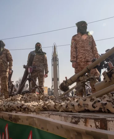 Reuters: İran'ın 5 bin şirketlik gizli silah ağı deşifre oldu