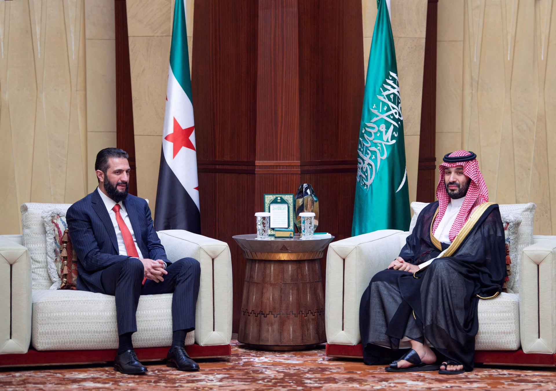 Riyad'a destek, savaşa ret: Şam bölgesel dengeyi nasıl kuruyor?