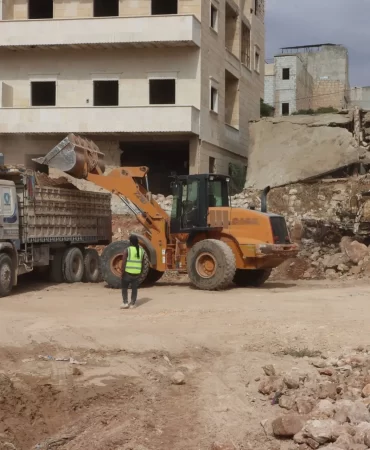 Suriye'de enkaz temizliği: 3,5 milyon metreküp moloz kalktı