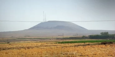 Suriye'deki volkanik dağda gizemli duman: Deprem mi tetikledi?