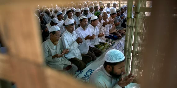 Tadilatına izin verilmeyen camiler mezar oldu: Myanmar'da depremin acı bilançosu
