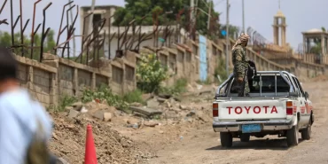 Taiz'de ateş çemberi: Husiler ikmal yollarını nasıl kesti?