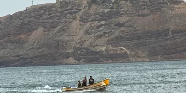 Yemen açıklarında silah sevkiyatı vuruldu: Husilere uyarı