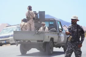 Yemen'de sıcak temas: Aden Havalimanı ve Riyad hedef alındı