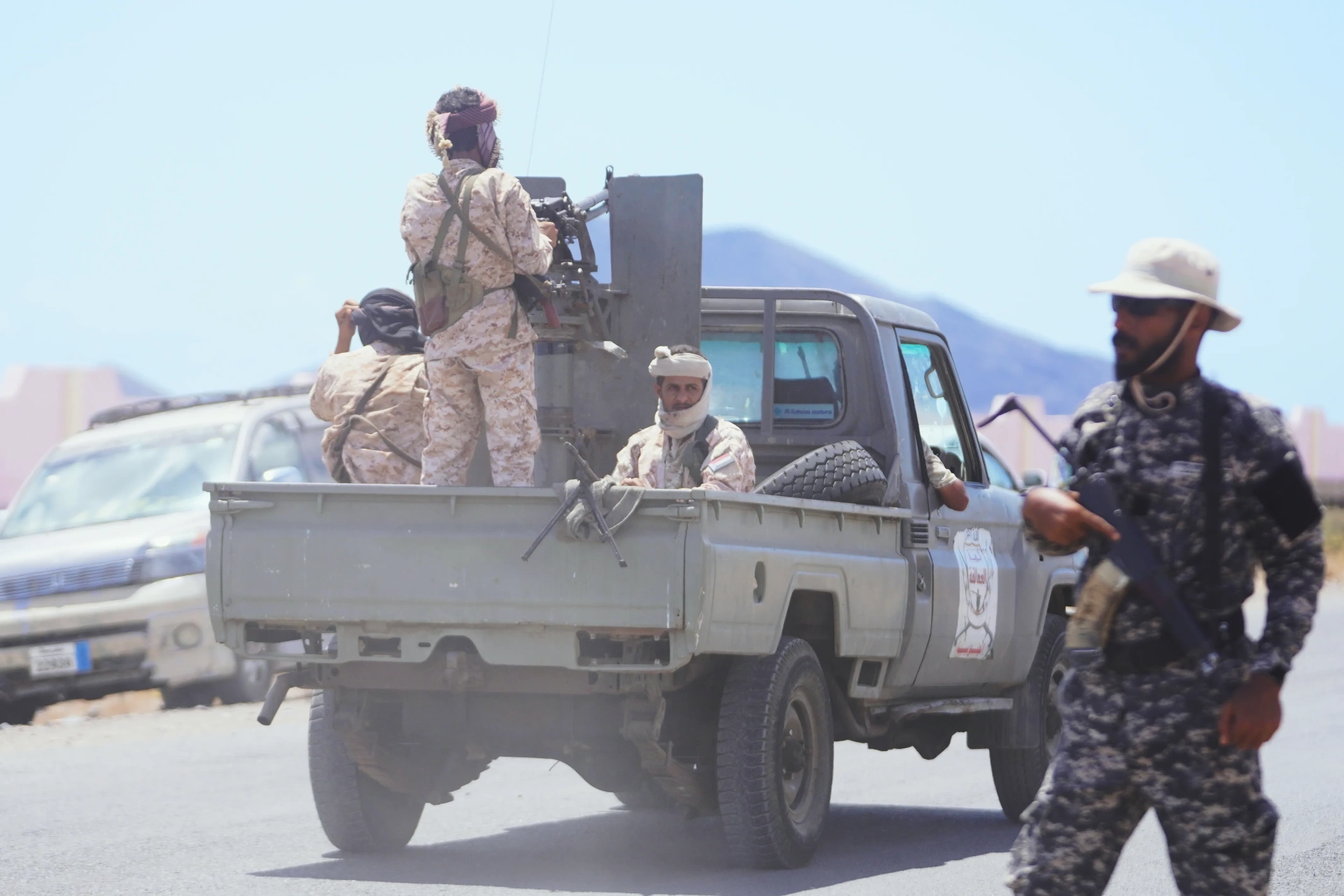 Yemen'de tarihi harekât başladı: Husi darbesi son buluyor mu?