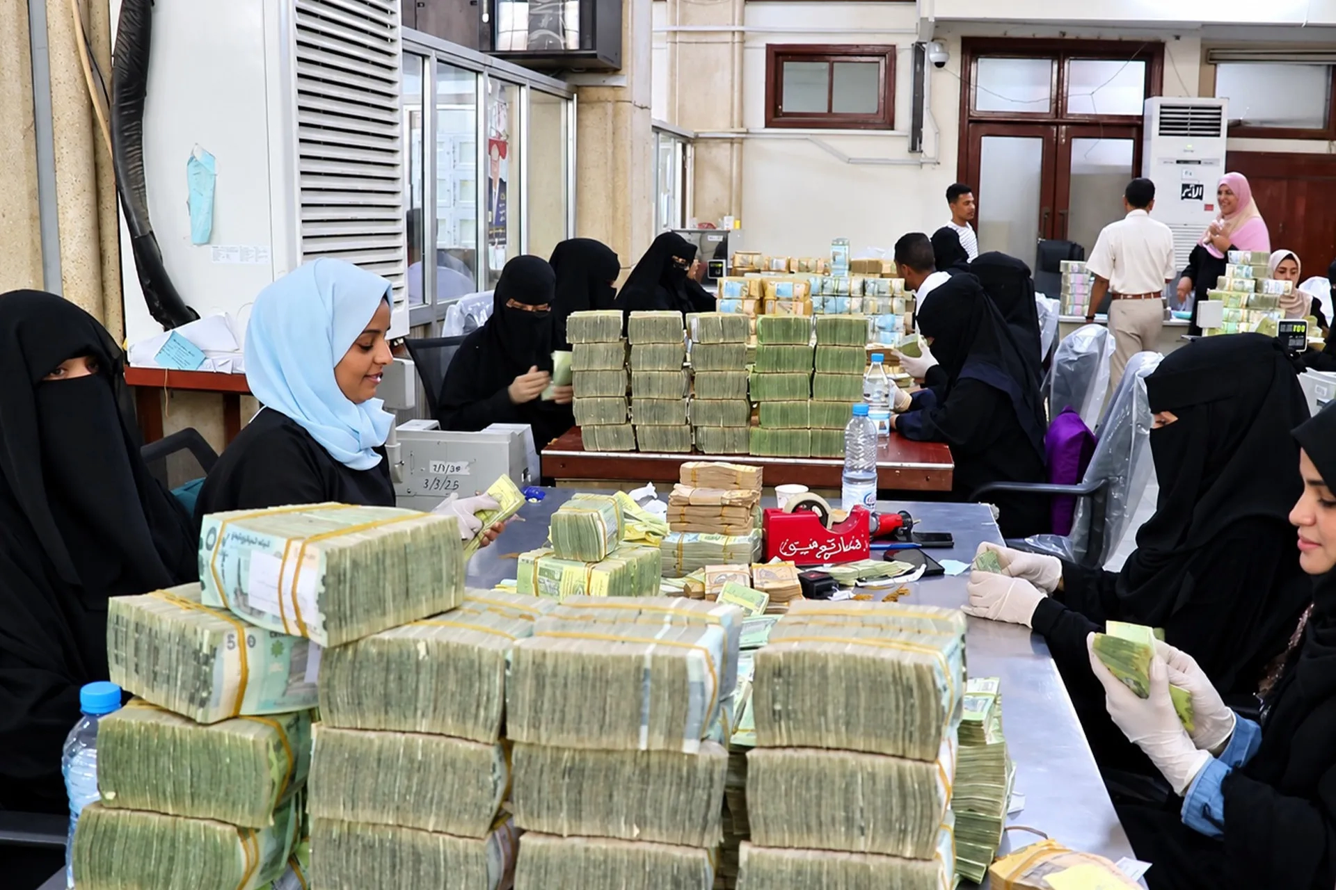 Yemen'den Husilere mali kuşatma: Milyar dolarlık ağa kilit